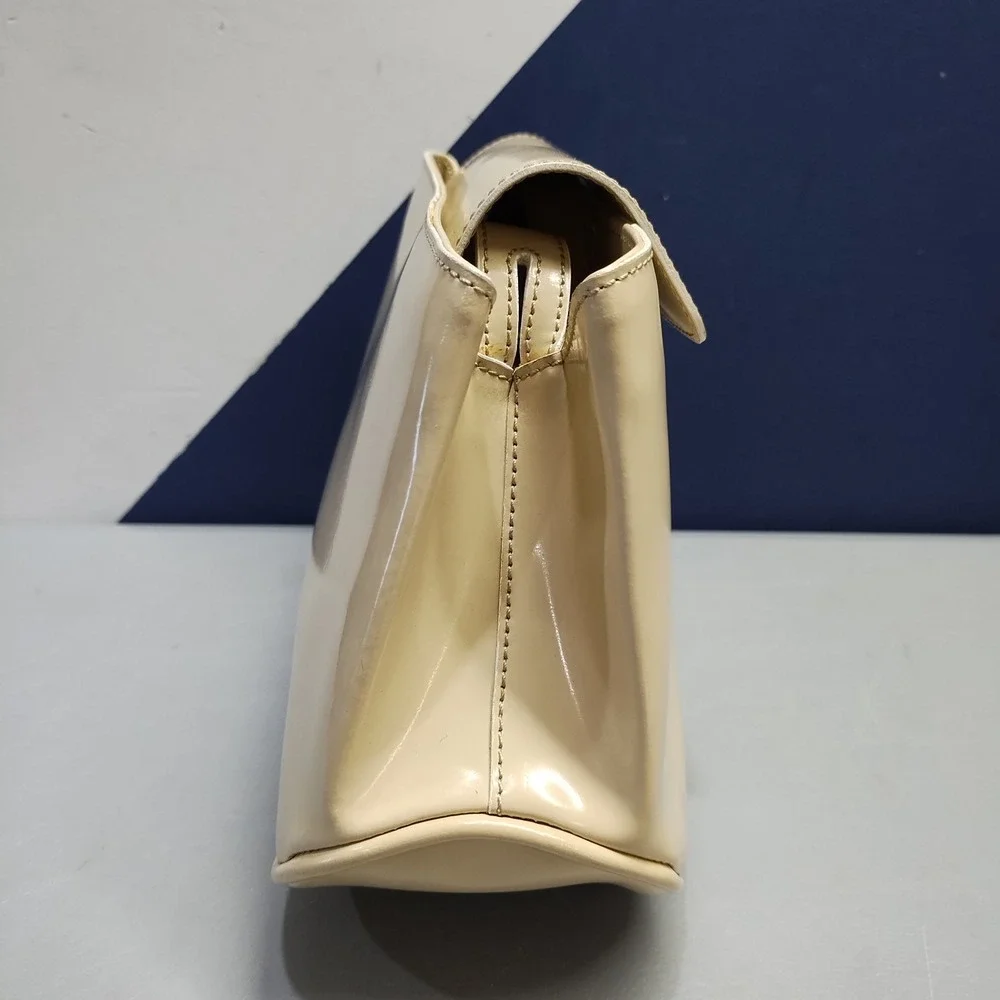 Red Wall Clutch Purse Womens Tan Patent Leather Inner Zip Pocket Flap Design